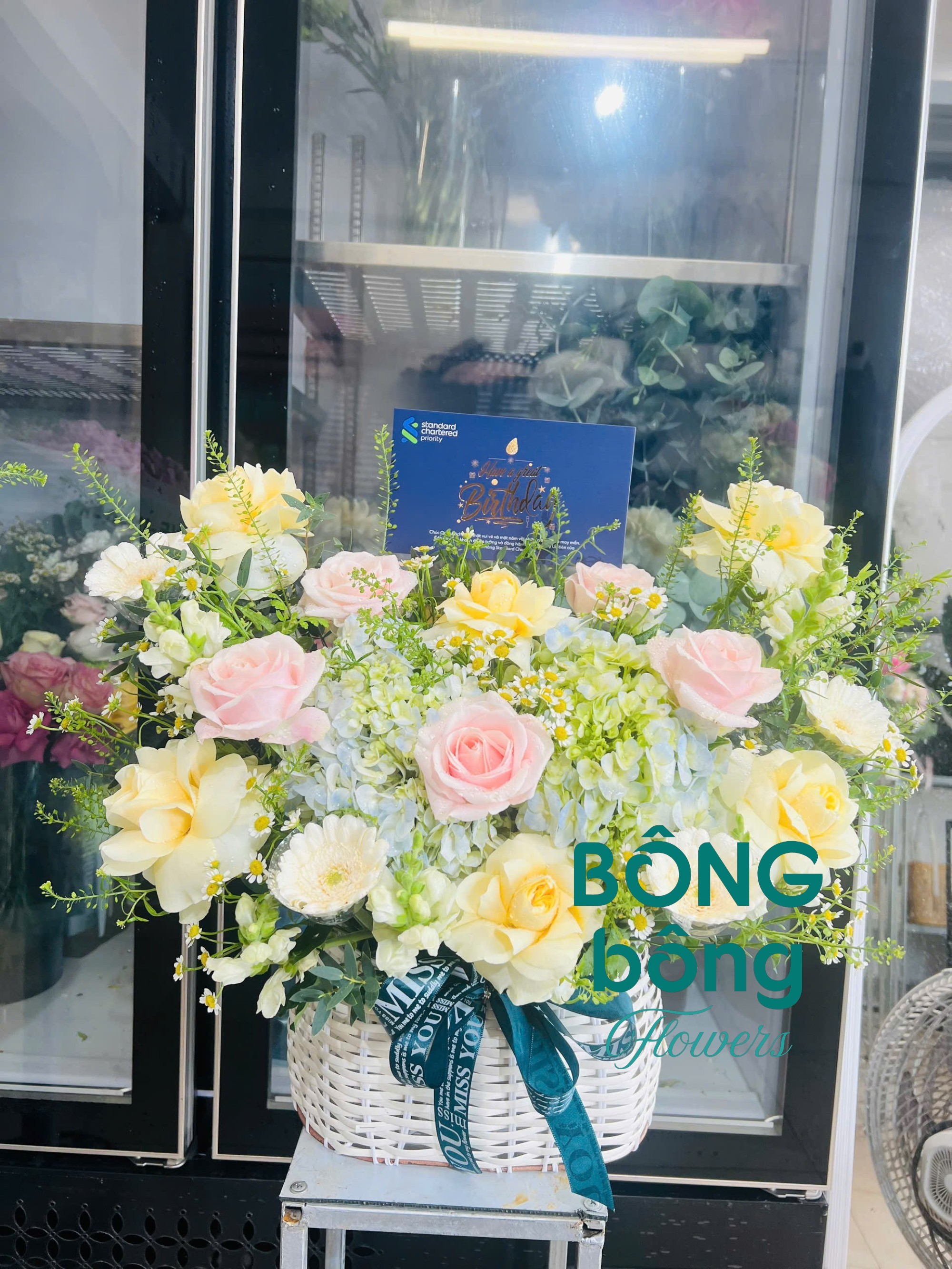 Giỏ hoa tone xanh hồng pastel